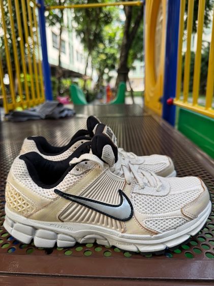 Nike Vomero 5 Women Size 40.5 รูปที่ 3