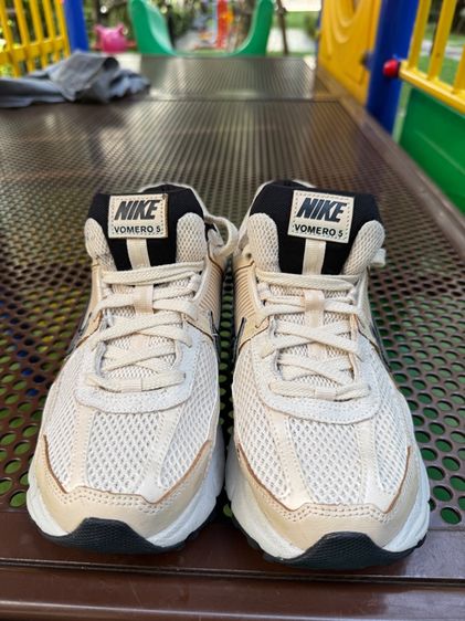 Nike Vomero 5 Women Size 40.5