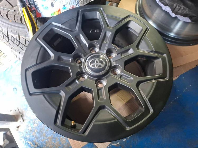 แม็กโตโยต้า ทราโว่ ขอบ18 สีเดิมป้ายแดง ไร้รอย ใส่ revo vigo fortuner ได้ทุกรุ่น1