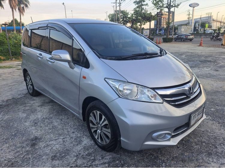 Honda Freed 2013 1.5 SE Sedan เบนซิน ไม่ติดแก๊ส เกียร์อัตโนมัติ ขาว รูปที่ 3