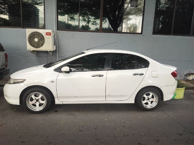 Honda City 2010 1.5 S i-VTEC Sedan เบนซิน LPG เกียร์อัตโนมัติ ขาว รูปที่ 4
