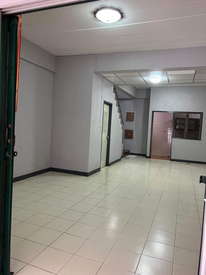 อื่นๆ สร้างเสร็จก่อน 2010 มีบางส่วน ให้เช่าทาวน์เฮาส์หมู่บ้าน พูนสินธานี3 รูปที่ 2