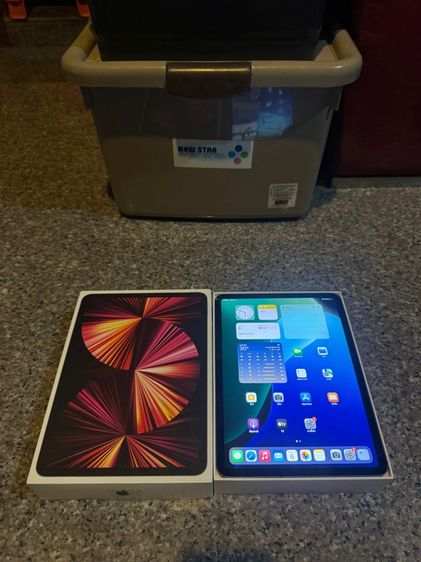Apple 128 GB ขายiPadPro11นิ้ว M1 สีดำ128กิ๊กWifi Celluer ใส่ซิมได้ยกกล่องไร้รอยตกสูนTrueจอไม่เหลืองใช้งานดีถูกมากๆ