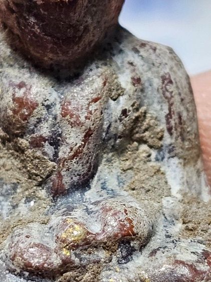 พระท่ากระดานสนิมแดง