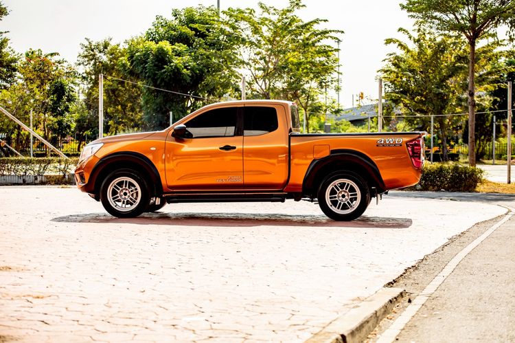 Nissan Navara 2015 2.5 E Pickup ดีเซล ไม่ติดแก๊ส เกียร์ธรรมดา ส้ม รูปที่ 2
