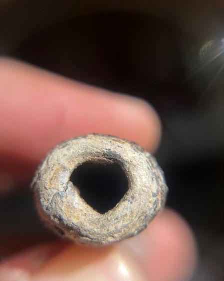 ตะกรุดจระเข้ขบฟันดอกใหญ่ยาว 5 นิ้วไม่ทราบที่ (มีสินค้าหลายรายการกดเข้ามาดูในโปรไฟล์ได้เลยครับ) รูปที่ 4