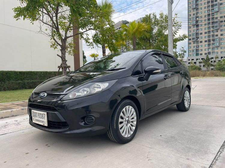 รถ Ford Fiesta 1.6 Trend สี ดำ