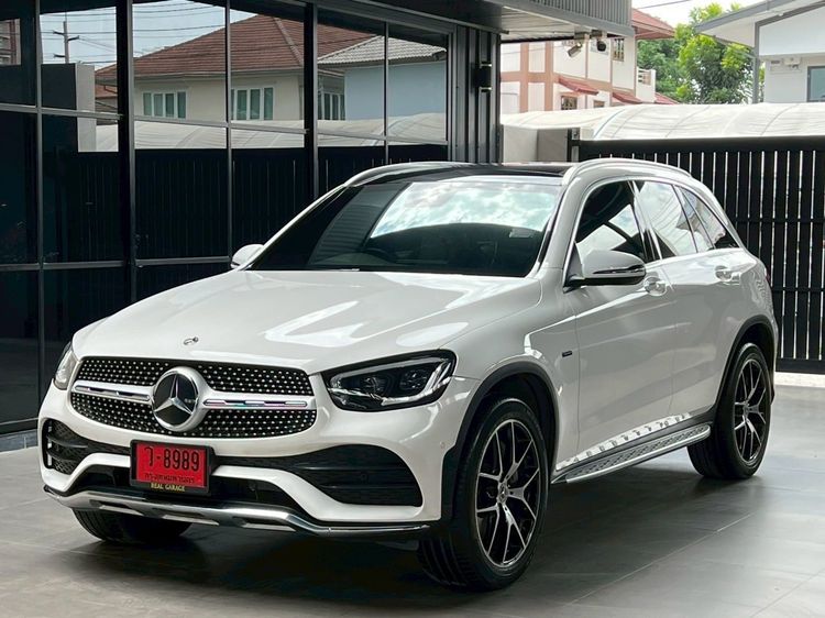 รถ Mercedes-Benz GLC-Class GLC300e สี ขาว