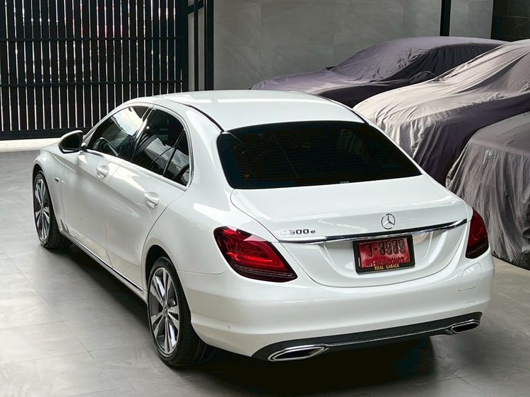 Mercedes-Benz C-Class 2020 C300 Sedan ปลั๊กอินไฮบริด (PHEV) ไม่ติดแก๊ส เกียร์อัตโนมัติ ขาว รูปที่ 4
