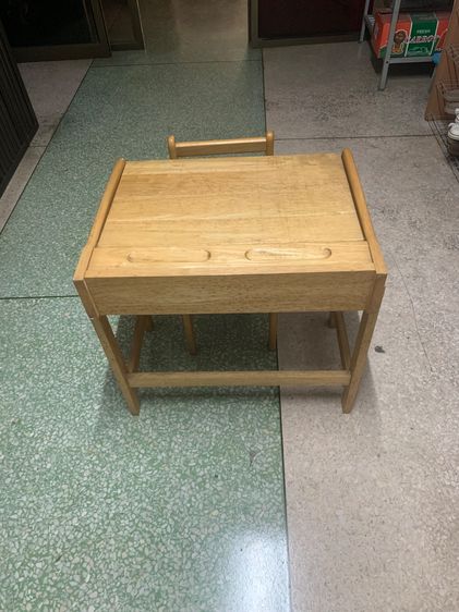 โต๊ะนักเรียนเด็ก