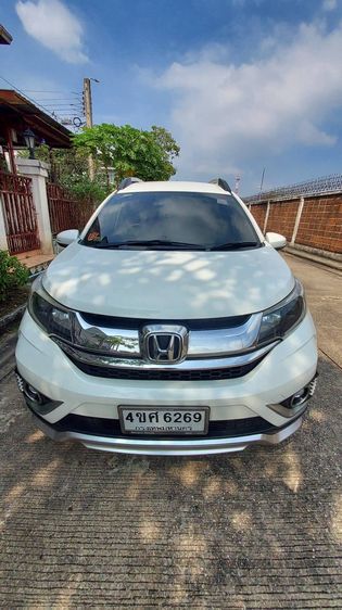 รถ Honda BR-V 1.5 V สี ขาว