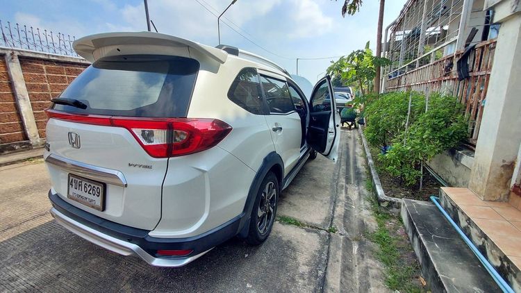 Honda BR-V 2016 1.5 V Utility-car เบนซิน ไม่ติดแก๊ส เกียร์อัตโนมัติ ขาว รูปที่ 4