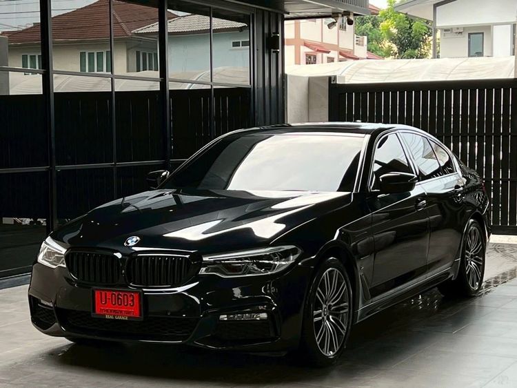 รถ BMW Series 5 530e สี ดำ