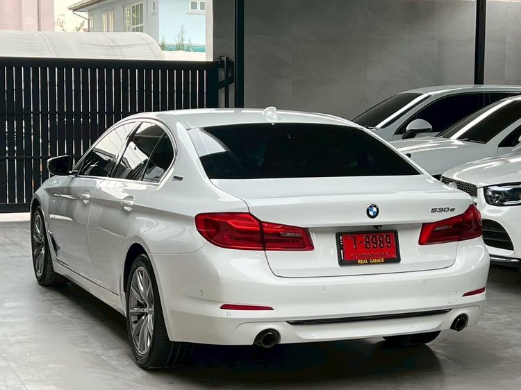 BMW Series 5 2020 530e Sedan ปลั๊กอินไฮบริด (PHEV) ไม่ติดแก๊ส เกียร์อัตโนมัติ ขาว รูปที่ 4