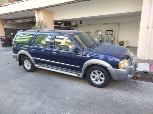 รถ Nissan รุ่นอื่นๆ รุ่นย่อยอื่นๆ สี น้ำเงิน