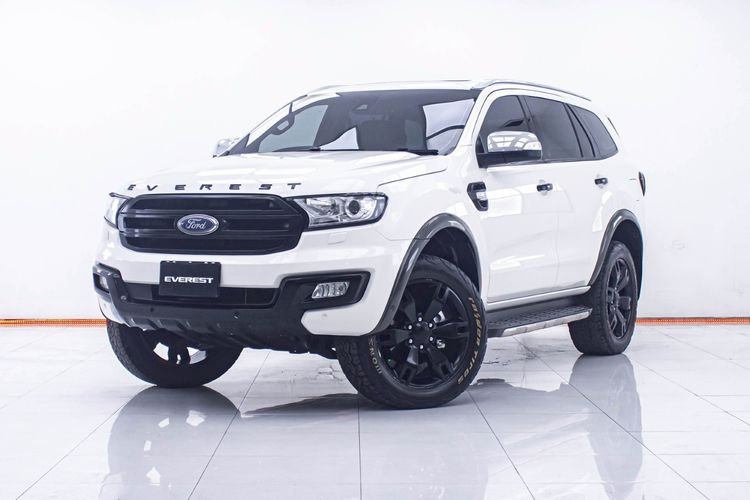 รถ Ford Everest 3.2 Titanium Plus 4WD สี ขาว