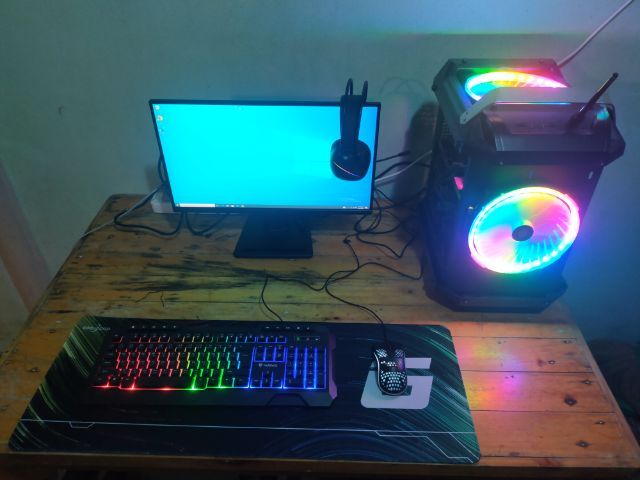 คอมเล่นเกมครบชุด FPS ลื่นๆ RTX 2070  จอ 100Hz มือหนึ่ง อุปกรณ์ครบชุด ส่งฟรีนนทบุรี