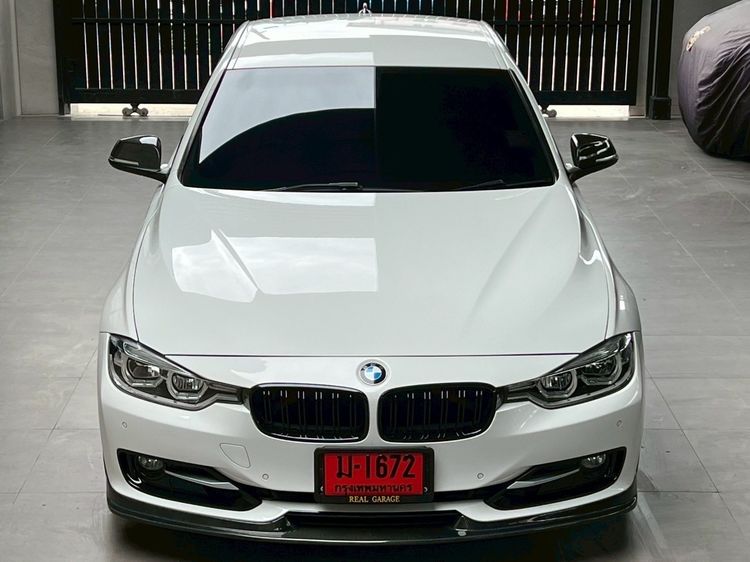 BMW Series 3 2014 320i Sedan เบนซิน ไม่ติดแก๊ส เกียร์อัตโนมัติ ขาว รูปที่ 2