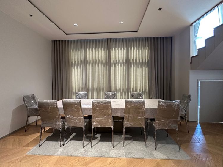 ขายโต๊ะ และเก้าอี้ รูปที่ 2