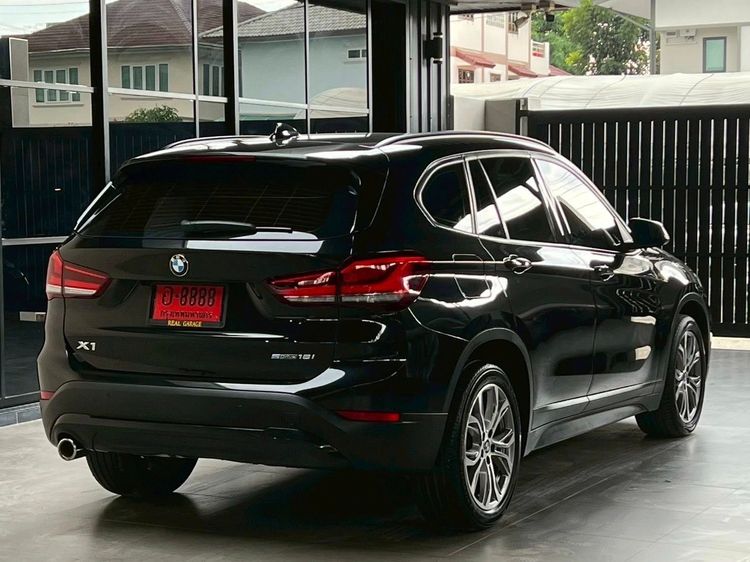 BMW X1 2021 1.5 sDrive18i xLine Utility-car เบนซิน ไม่ติดแก๊ส เกียร์อัตโนมัติ ดำ รูปที่ 4