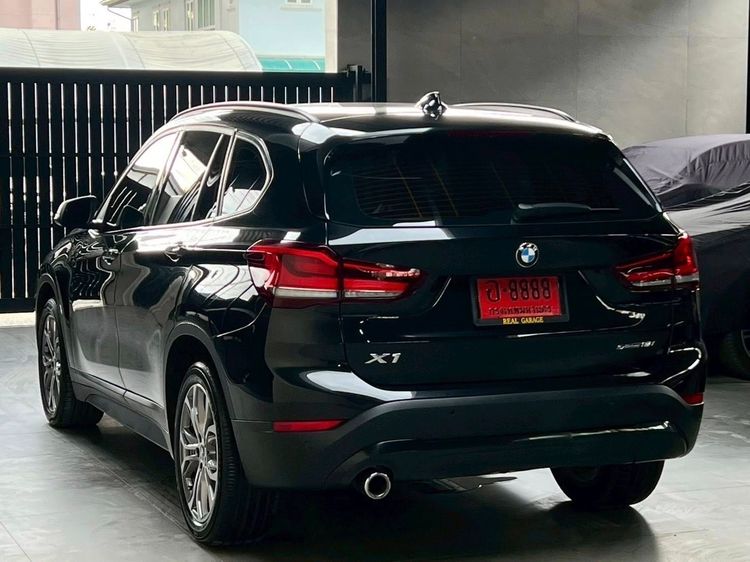 BMW X1 2021 1.5 sDrive18i xLine Utility-car เบนซิน ไม่ติดแก๊ส เกียร์อัตโนมัติ ดำ รูปที่ 3