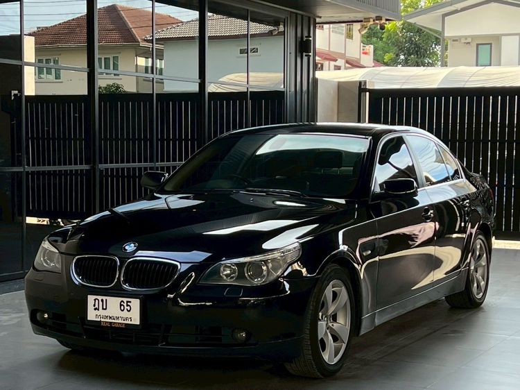รถ BMW Series 5 523i สี ดำ
