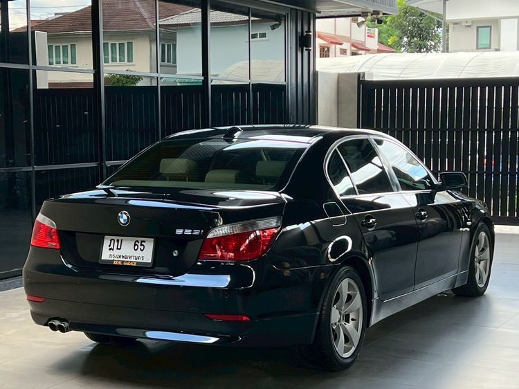 BMW Series 5 2007 523i Sedan เบนซิน ไม่ติดแก๊ส เกียร์อัตโนมัติ ดำ รูปที่ 4
