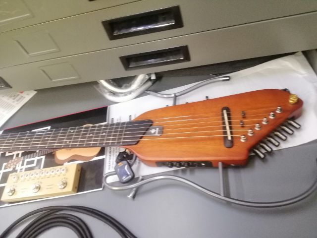 กีต้าร์โปร่งไฟฟ้า ดอนเนอร์HUSH I อุปกรณ์ครบ แถม Multi effect กีต้าร์โปร่ง 4,800 บาท สภาพ ใหม่มาก สาเหตุที่ขาย สั่งของมาผิดรุ่นครับ รูปที่ 2