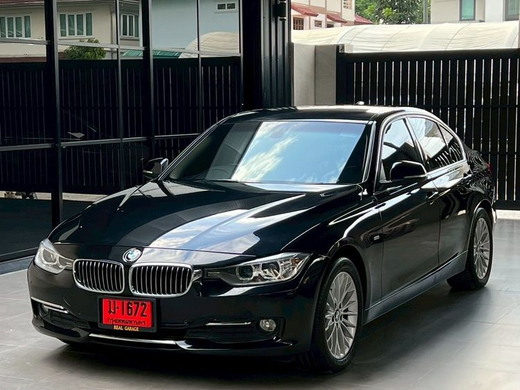 รถ BMW Series 3 320d สี ดำ