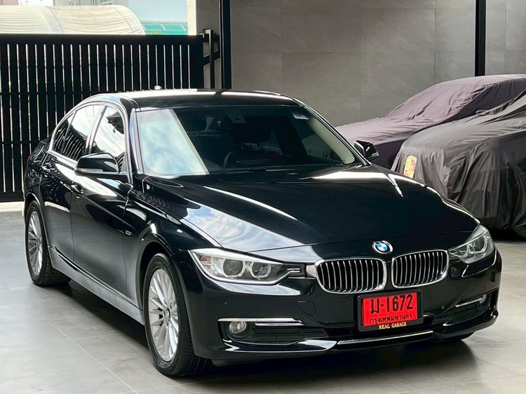 BMW Series 3 2014 320d Sedan ดีเซล ไม่ติดแก๊ส เกียร์อัตโนมัติ ดำ รูปที่ 2