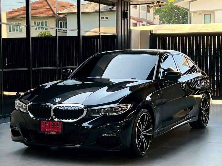 BMW Series 3 2021 330e Sedan ปลั๊กอินไฮบริด (PHEV) ไม่ติดแก๊ส เกียร์อัตโนมัติ ดำ
