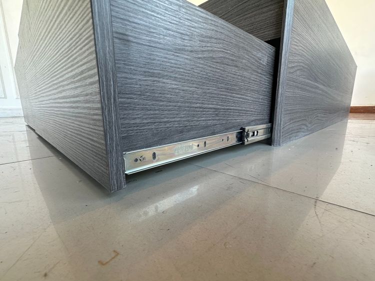 เตียง 5 ฟุต ด้านข้างมีช่องเก็บของ 2 ลิ้นชัก โครงไม้ MDF สีเทาเข้ม  รูปที่ 13