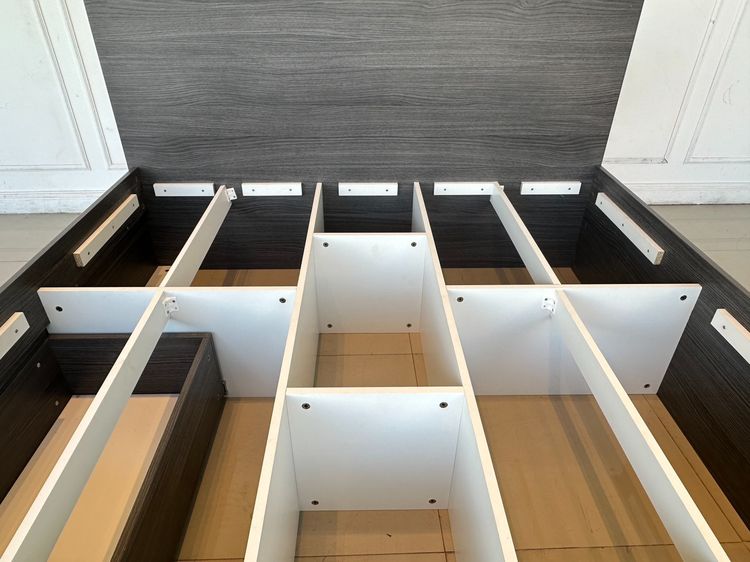 เตียง 5 ฟุต ด้านข้างมีช่องเก็บของ 2 ลิ้นชัก โครงไม้ MDF สีเทาเข้ม  รูปที่ 18