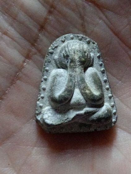 พระปิดคาเก็บเก่า