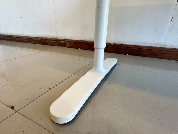 โต๊ะทำงาน แบรนด์ IKEA รุ่น BEKANT ท็อปไม้ MDF ขาเหล็ก รูปที่ 12