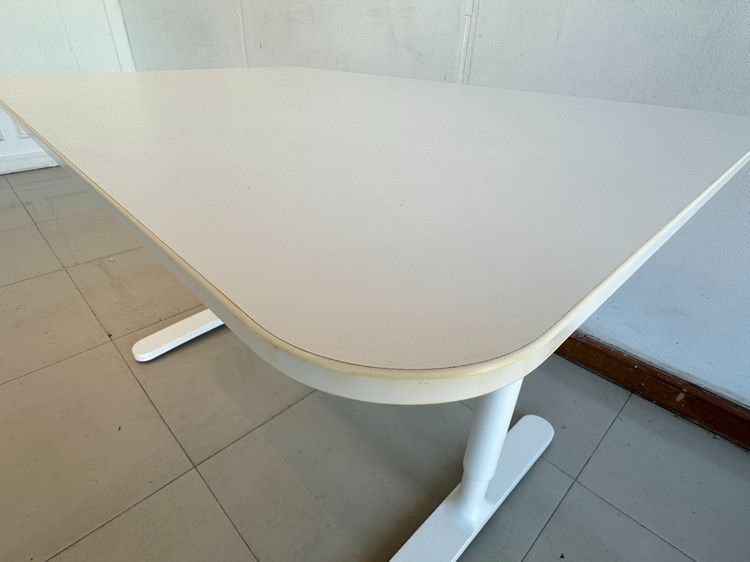 โต๊ะทำงาน แบรนด์ IKEA รุ่น BEKANT ท็อปไม้ MDF ขาเหล็ก รูปที่ 6