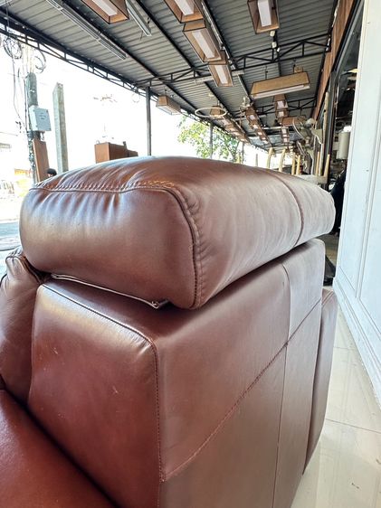 เก้าอี้อาร์มแชร์ เบาะหนังแท้ผิวสัมผัสสีน้ำตาล  รูปที่ 7