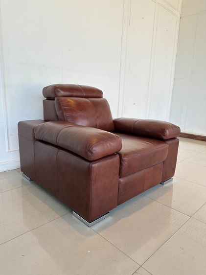 เก้าอี้อาร์มแชร์ เบาะหนังแท้ผิวสัมผัสสีน้ำตาล  รูปที่ 3