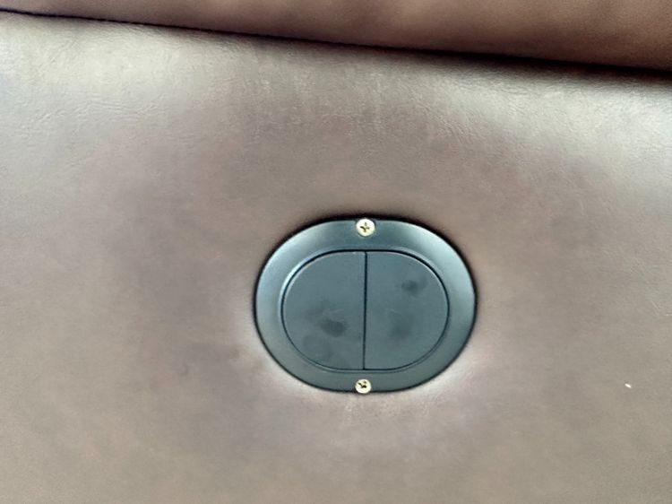 โซฟา 3 ที่นั่ง เบาะหนังแท้ผิวสัมผัสสีน้ำตาล รูปที่ 11