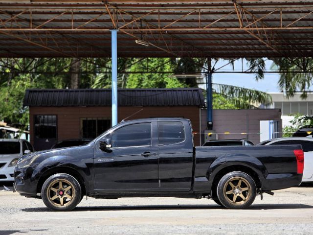 Isuzu D-MAX 2017 1.9 S Pickup ดีเซล ไม่ติดแก๊ส เกียร์ธรรมดา ดำ รูปที่ 4