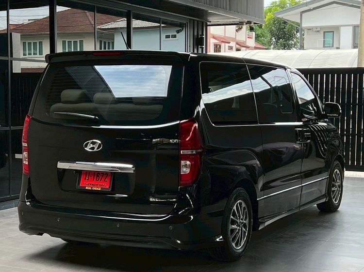 Hyundai H-1  2019 2.5 Elite Van ดีเซล ไม่ติดแก๊ส เกียร์อัตโนมัติ ดำ รูปที่ 4