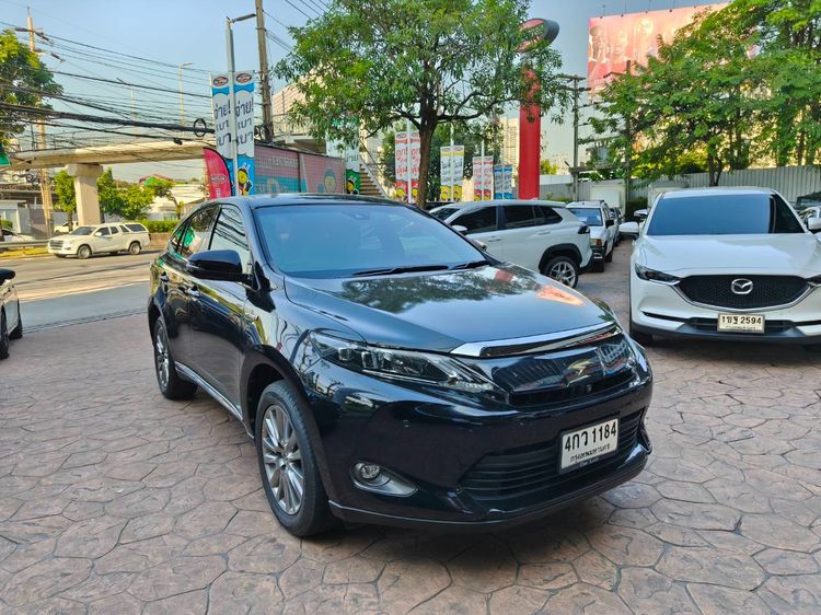 รถ Toyota Harrier 2.5 Hybrid Premium สี ดำ