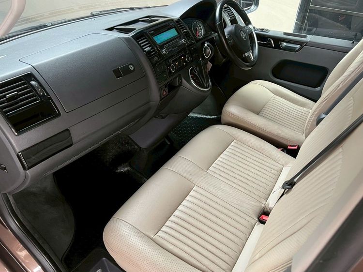 Volkswagen Caravelle 2015 2.0 TDi Van ดีเซล ไม่ติดแก๊ส เกียร์อัตโนมัติ น้ำตาล รูปที่ 4