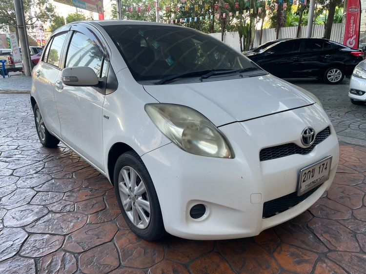 Toyota Yaris 2013 1.5 E Sedan เบนซิน ไม่ติดแก๊ส เกียร์อัตโนมัติ ขาว
