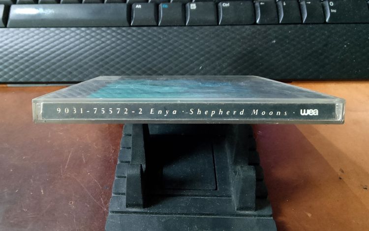 CD อัลบั้ม Shepherd Moons ของ Enya ศิลปินชาวไอริช  รูปที่ 6