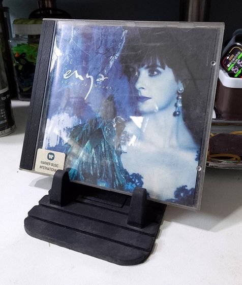 CD อัลบั้ม Shepherd Moons ของ Enya ศิลปินชาวไอริช 