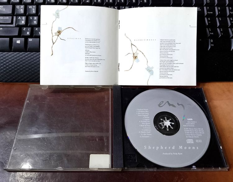 CD อัลบั้ม Shepherd Moons ของ Enya ศิลปินชาวไอริช  รูปที่ 8