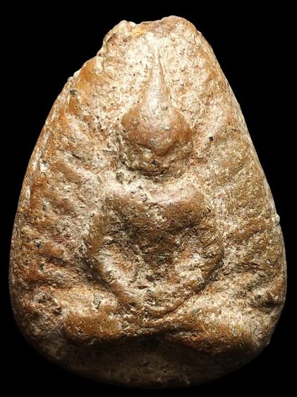 พระพิมพ์กลีบบัวเนื้อดินครับ