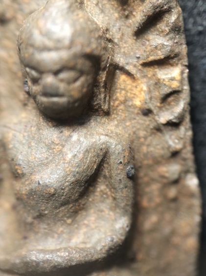 พระรอดลำพูนเนื้อเขียวหินครกครับ รูปที่ 8