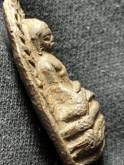 พระรอดลำพูนเนื้อเขียวหินครกครับ รูปที่ 16